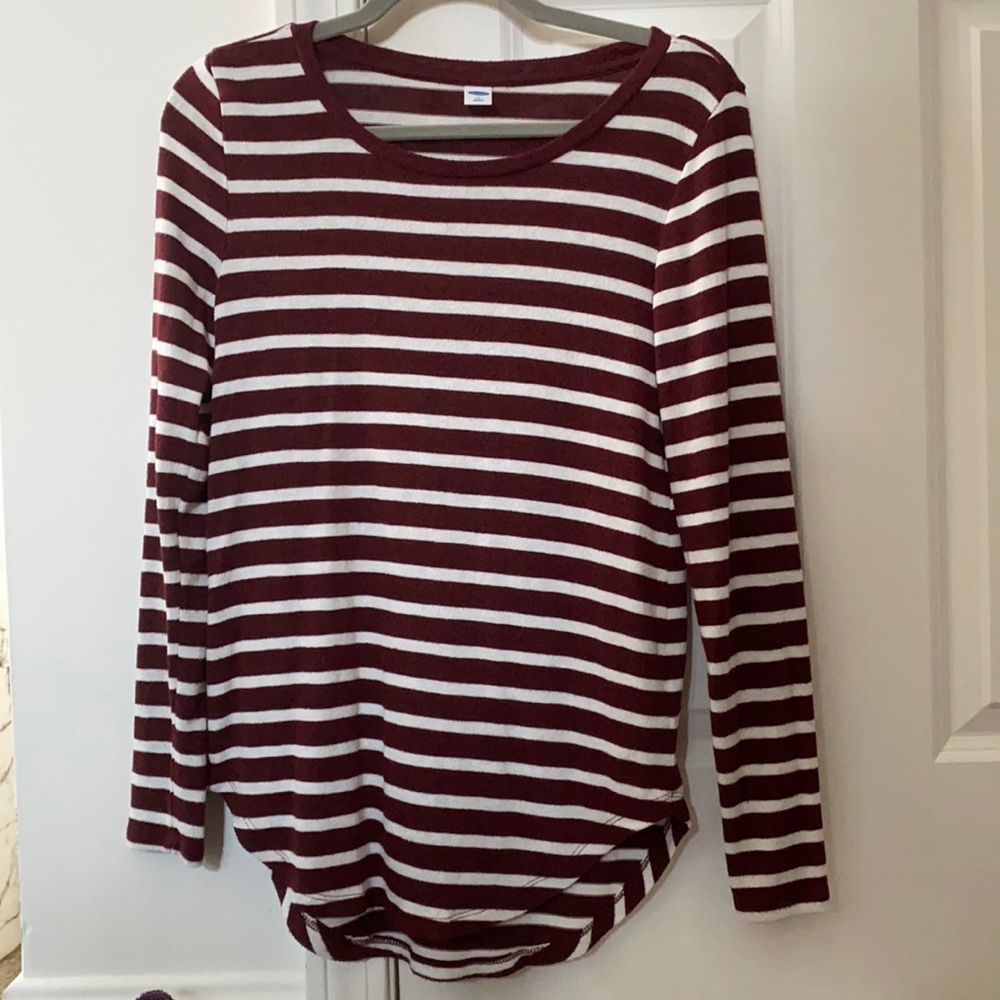 Maroon and white old navy shirt. size extra small